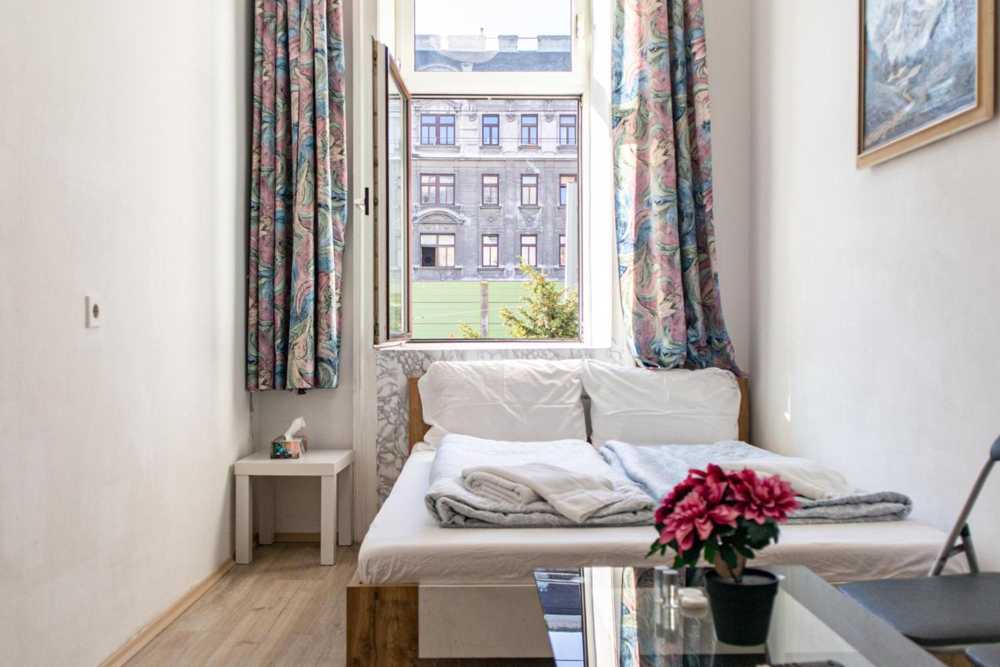 Gasthof Convenient Shared - Near Danube & Millenium Tower