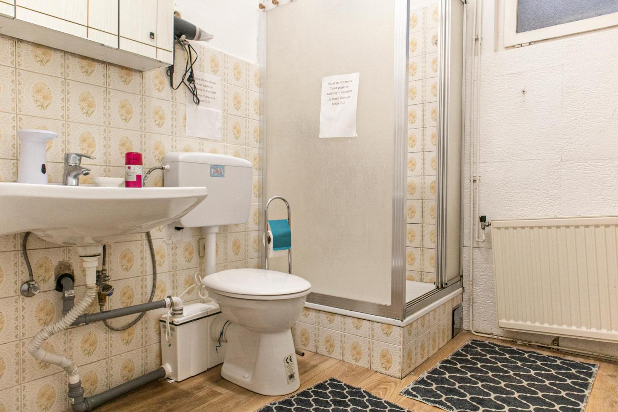 Convenient Shared - Near Danube & Millenium Tower Gasthof