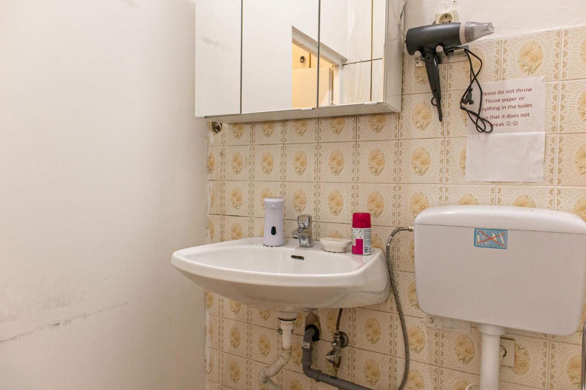 Gasthof Convenient Shared - Near Danube & Millenium Tower Wien